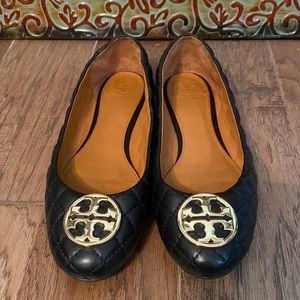 🥿Tory Burch Black & Gold Flats 🥿